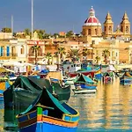 Lovely Seaview Two Bedroom Unit In Tas-sliema *