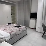 Lovely Seaview Two Bedroom Unit In Tas-sliema *