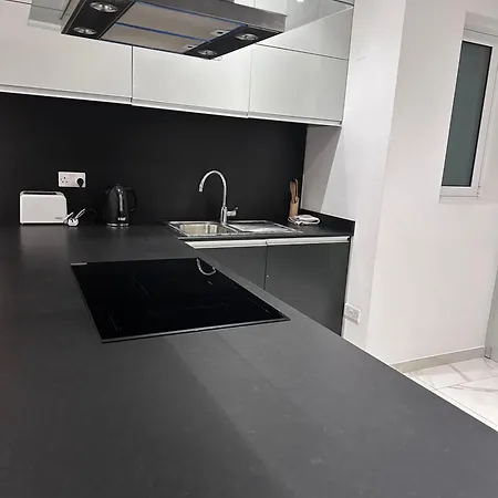 Lovely Seaview Two Bedroom Unit In Tas-sliema Апартаменты Слима