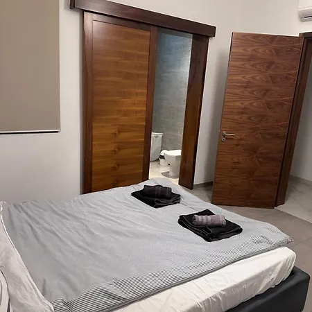 Lovely Seaview Two Bedroom Unit In Tas-sliema Apartament Sliema