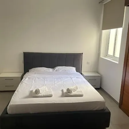 Lovely Seaview Two Bedroom Unit In Tas-sliema Apartmán Sliema