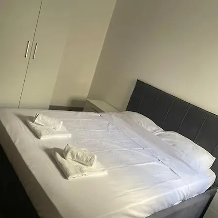 Lovely Seaview Two Bedroom Unit In Tas-sliema