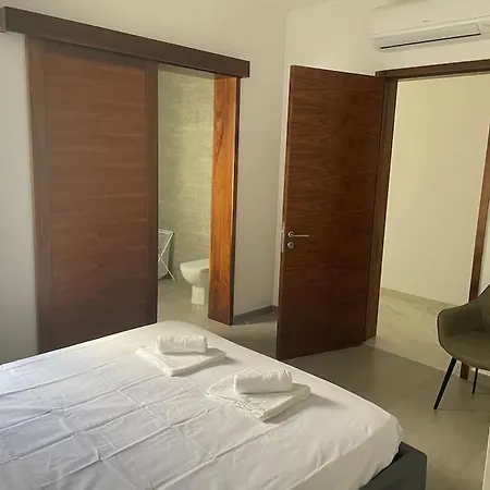 Апартаменты Lovely Seaview Two Bedroom Unit In Tas-sliema Слима