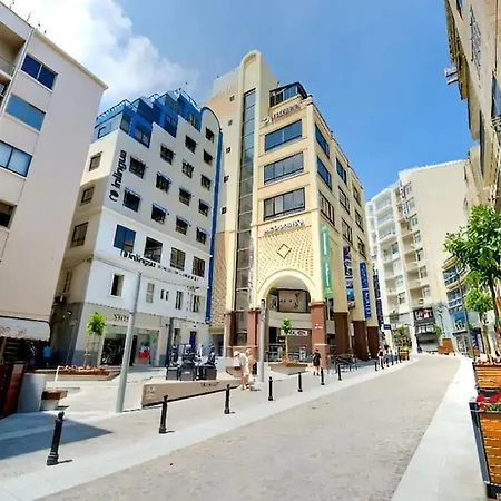 Lovely Seaview Two Bedroom Unit In Tas-sliema Apartmán