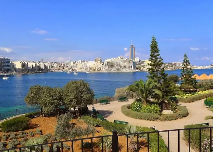 Lovely Seaview Two Bedroom Unit In Tas-sliema * 슬리에마
