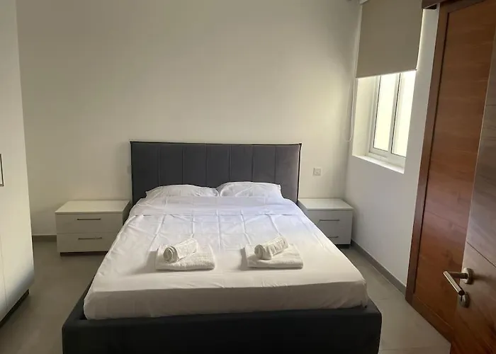 Lovely Seaview Two Bedroom Unit In Tas-sliema 아파트 슬리에마