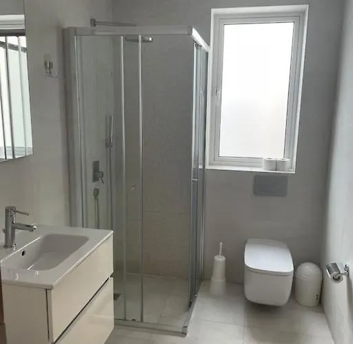 Lovely Seaview Two Bedroom Unit In Tas-sliema *