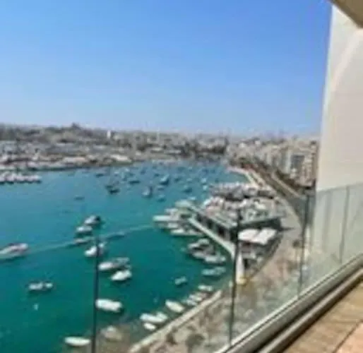 Lovely Seaview Two Bedroom Unit In Tas-sliema 아파트 *