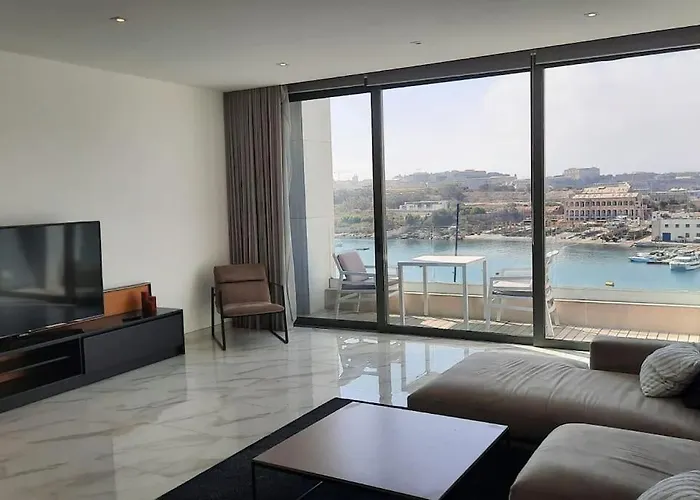Lovely Seaview Two Bedroom Unit In Tas-sliema Apartamento