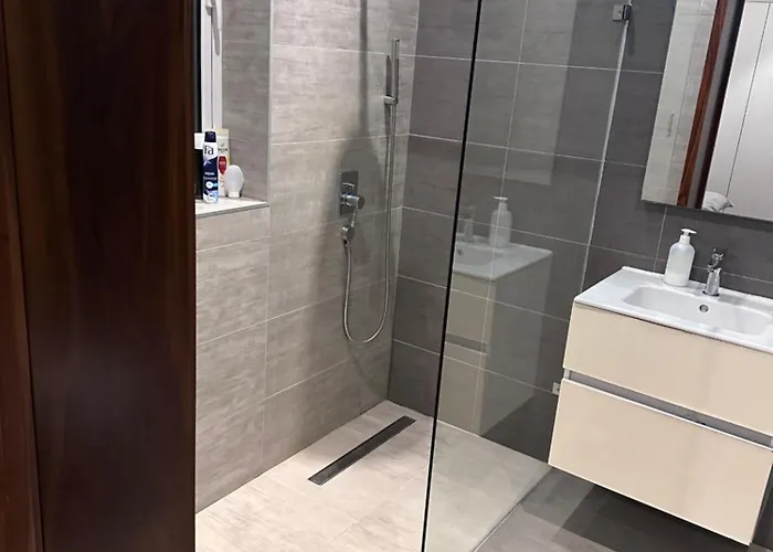 Lovely Seaview Two Bedroom Unit In Tas-sliema 슬리에마