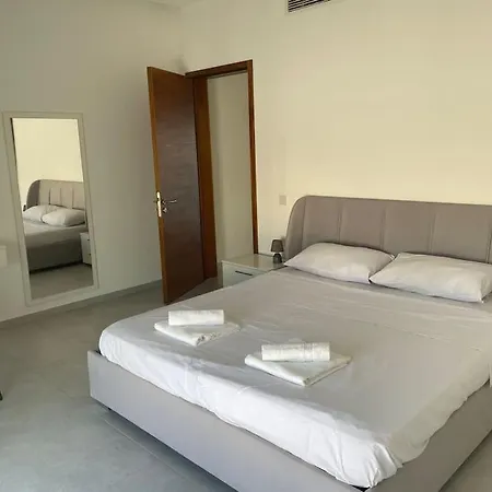 아파트 Lovely Seaview Two Bedroom Unit In Tas-sliema