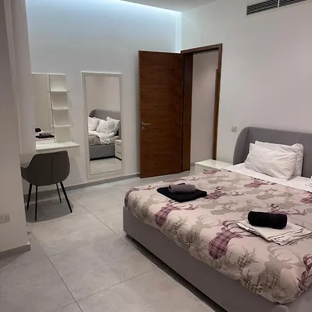 Lovely Seaview Two Bedroom Unit In Tas-sliema Sliema
