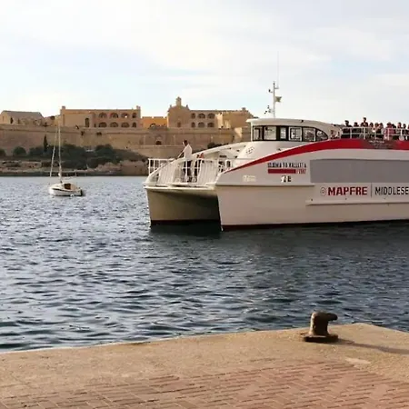 Lovely Seaview Two Bedroom Unit In Tas-sliema * 슬리에마