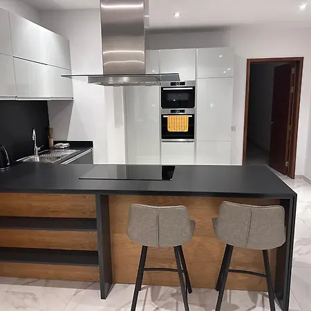Lovely Seaview Two Bedroom Unit In Tas-sliema 슬리에마